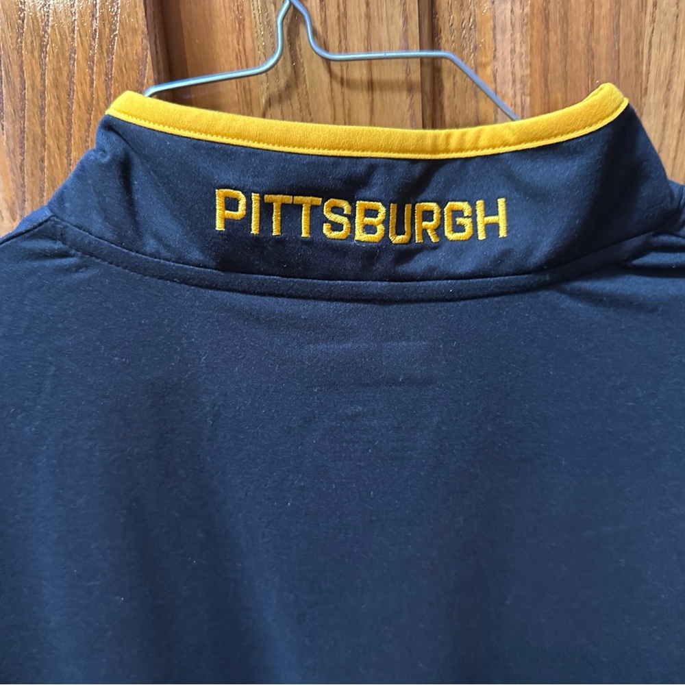 Men’s Large Pittsburg Steelers Black and Yellow Quarter-Zip Pullover NEW - Picture 2 of 10